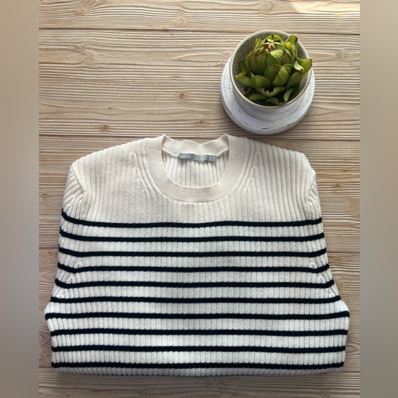 Vince Women's Cream and Black Striped Sweater - Picture 1 of 5